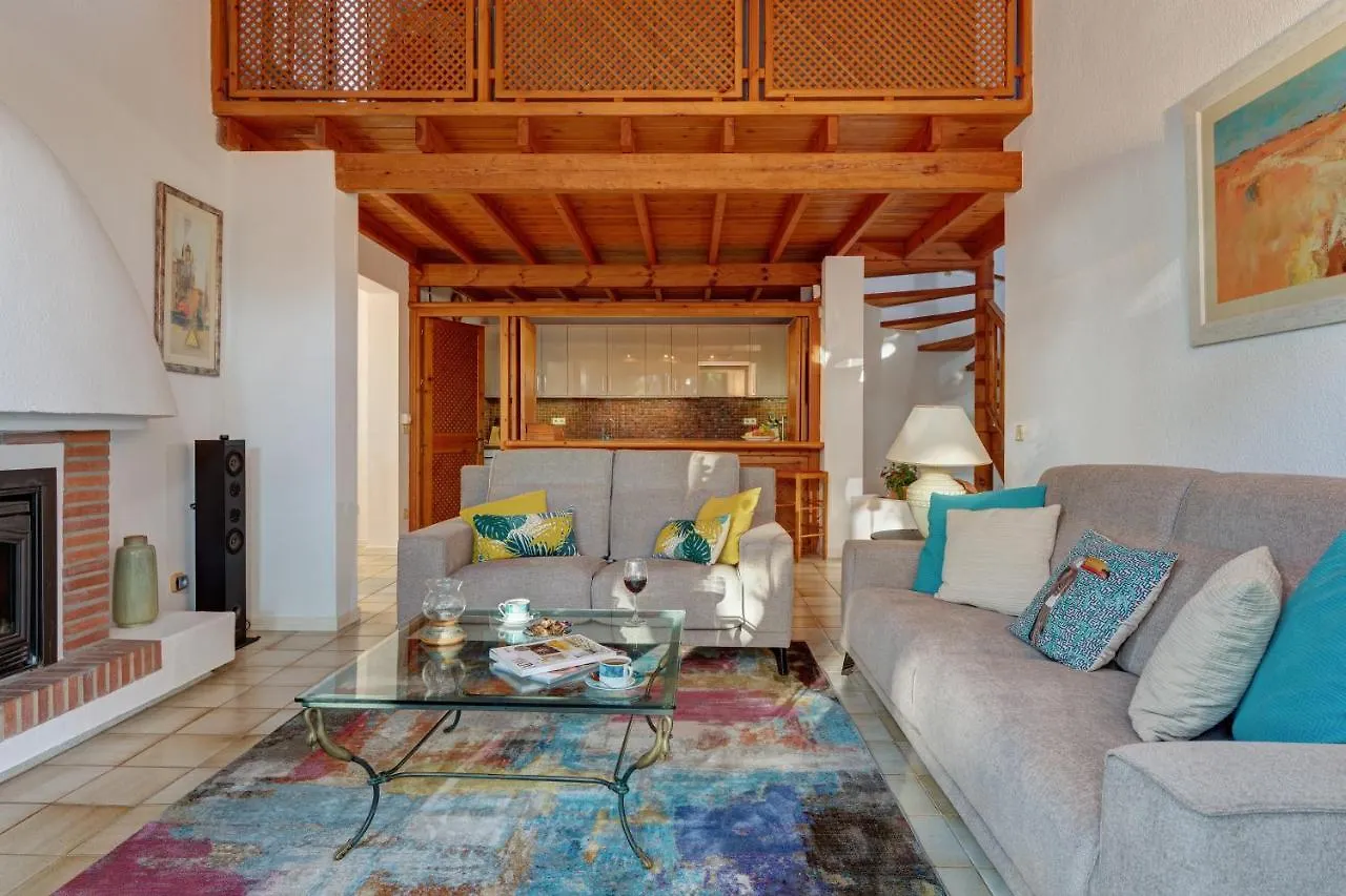 Villa With Private Pool And Garden In מארבלה