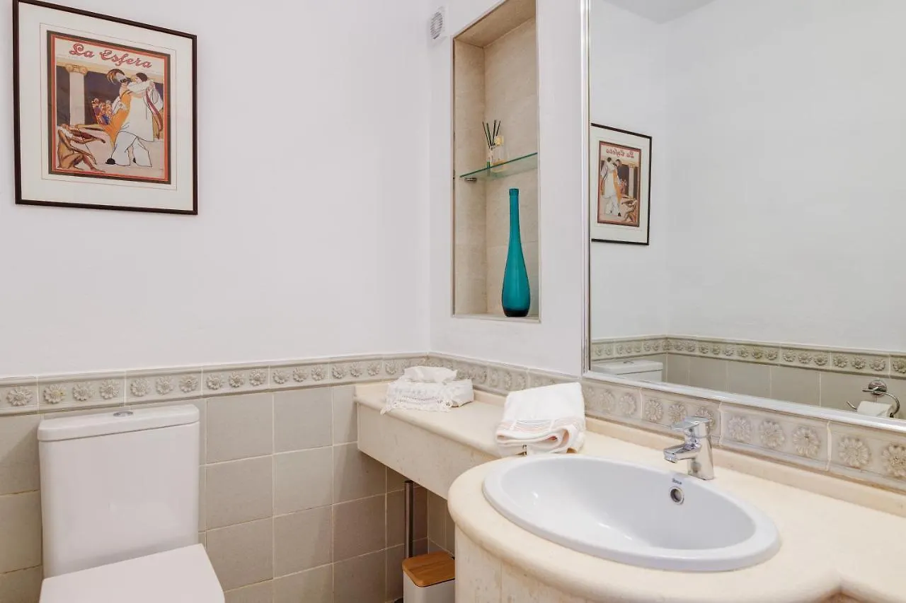 Villa With Private Pool And Garden In מארבלה