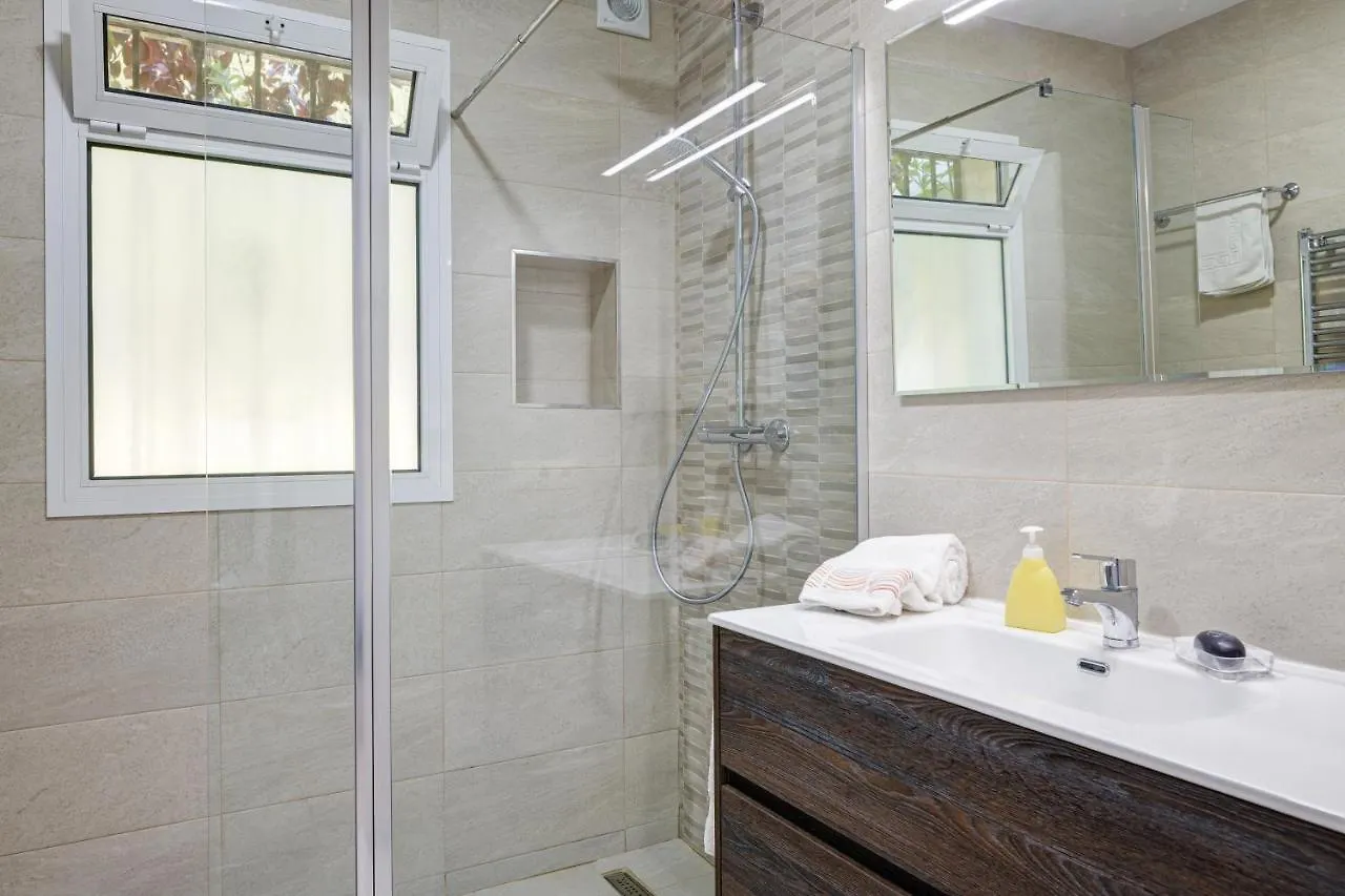 Villa With Private Pool And Garden In מארבלה