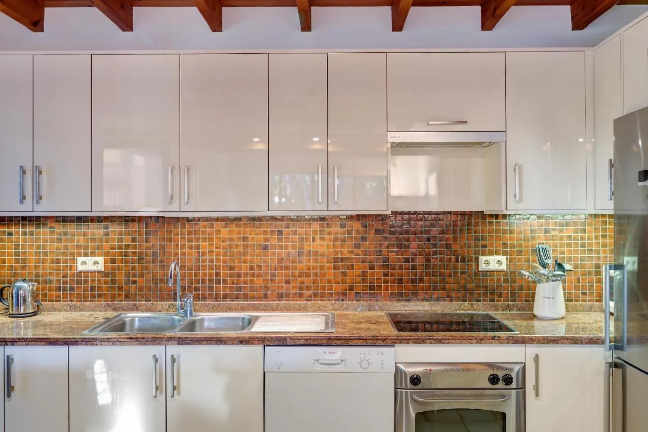 Villa With Private Pool And Garden In מארבלה