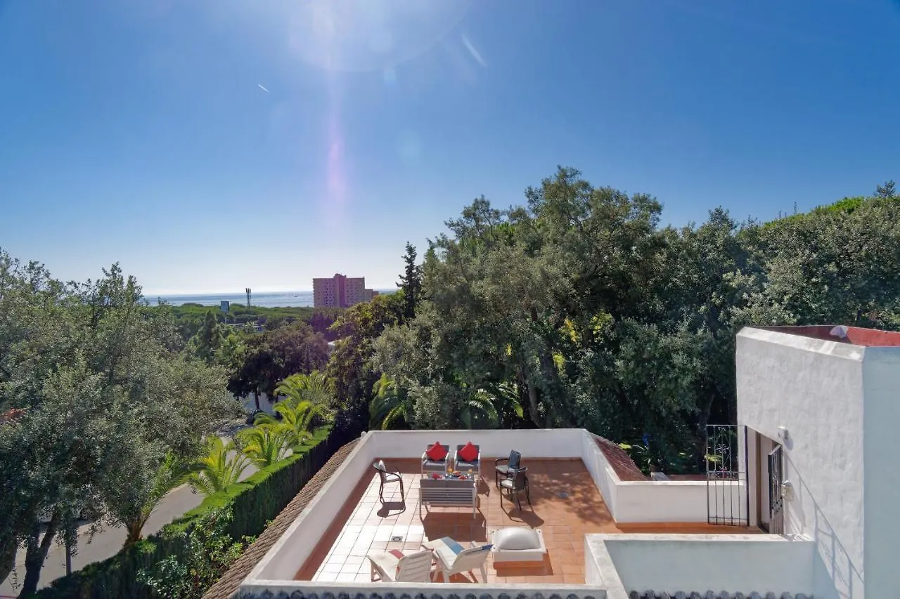 Villa With Private Pool And Garden In מארבלה