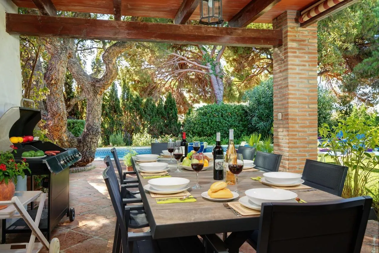 Villa With Private Pool And Garden In מארבלה