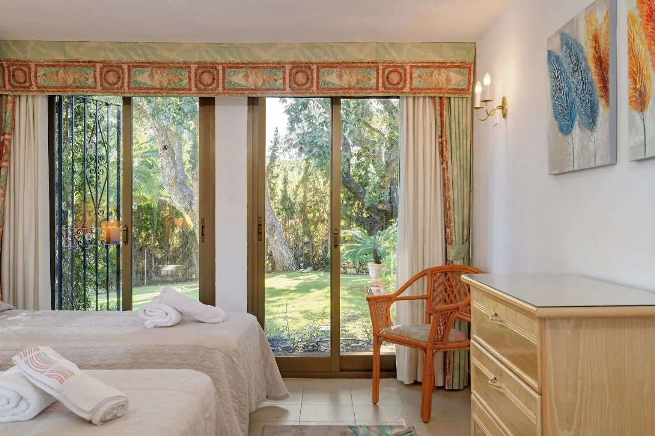 Villa With Private Pool And Garden In מארבלה
