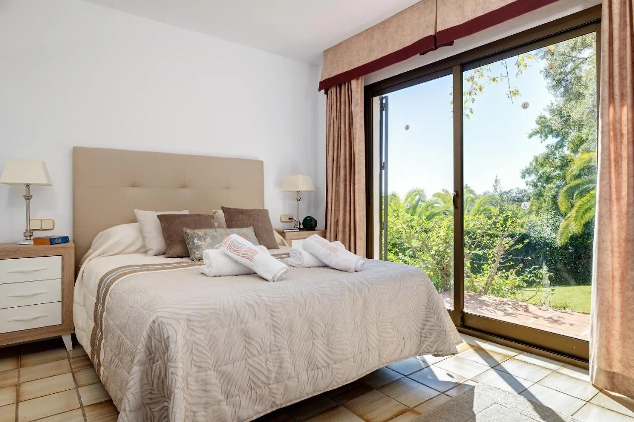 Villa With Private Pool And Garden In מארבלה ספרד
