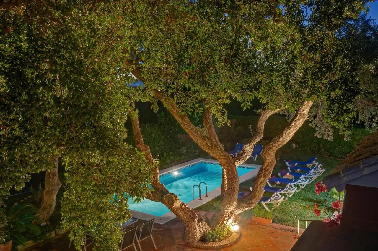Villa With Private Pool And Garden In מארבלה