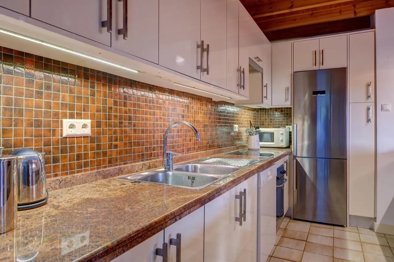 Villa With Private Pool And Garden In מארבלה ספרד