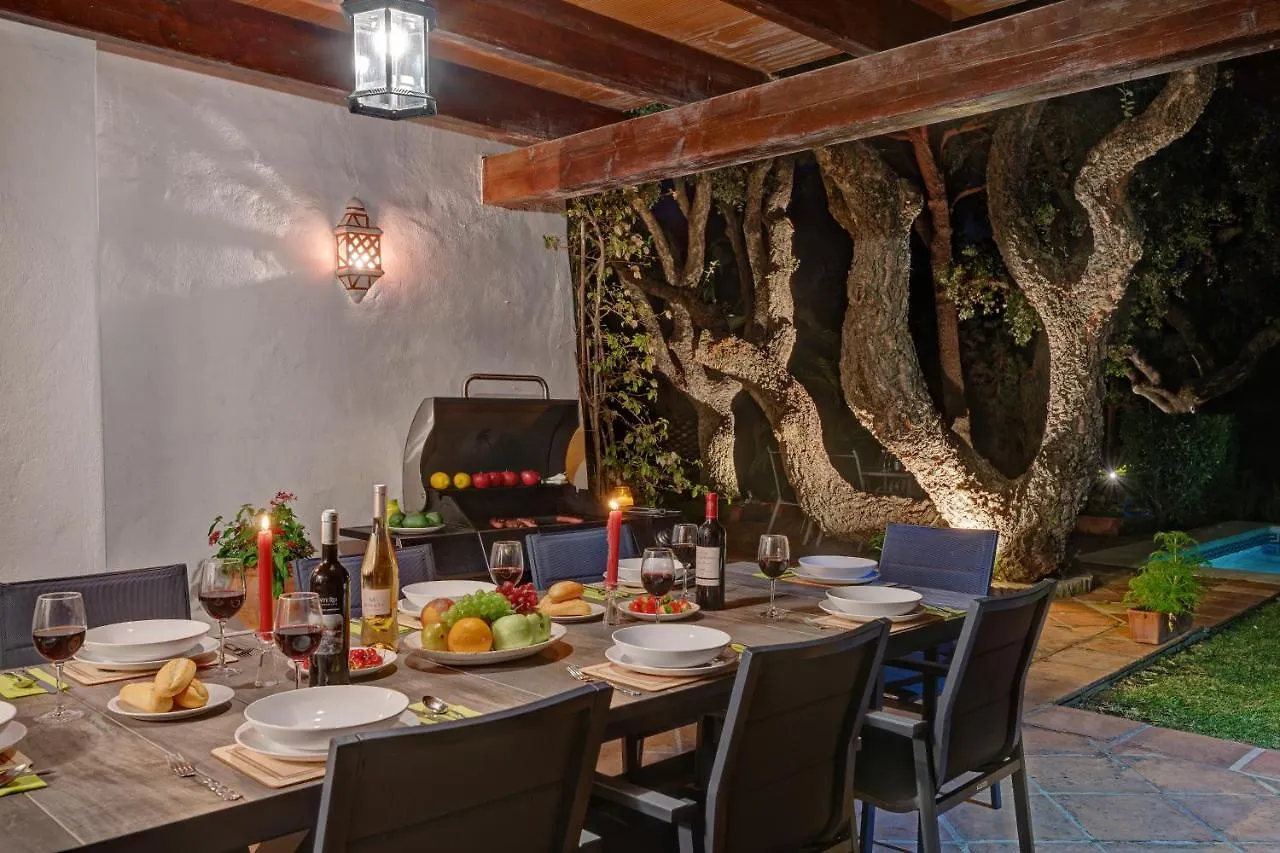 Villa With Private Pool And Garden In מארבלה
